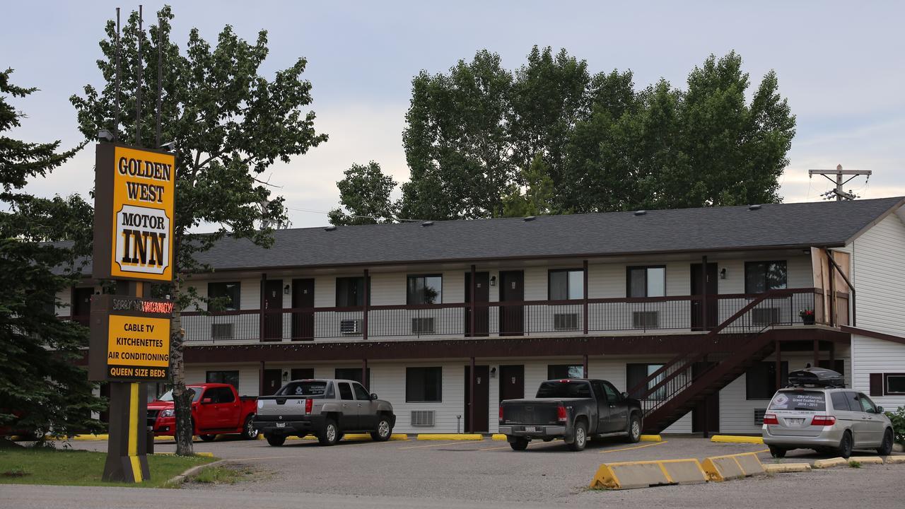 Golden West Motor Inn Carstairs Екстер'єр фото