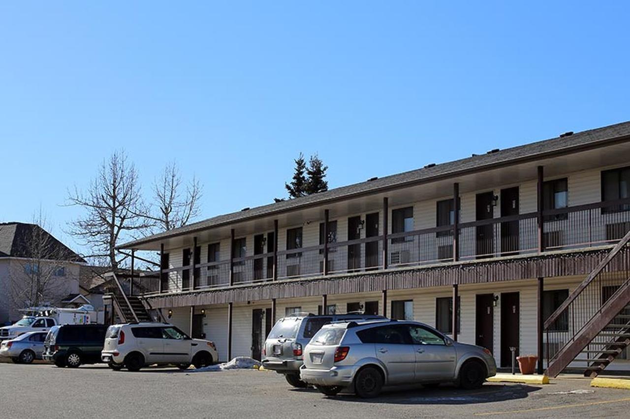 Golden West Motor Inn Carstairs Екстер'єр фото